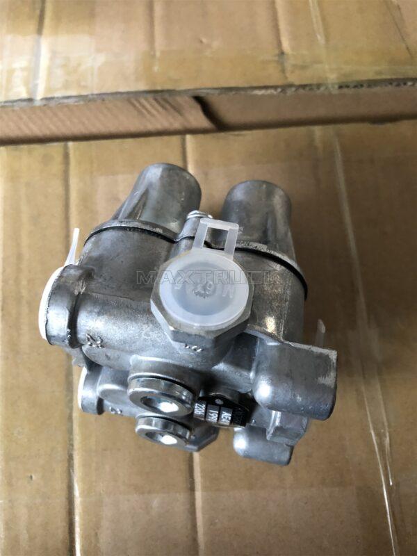 4-circuit-protection Valve,Iveco,02516965,04458151,04458506,04462569